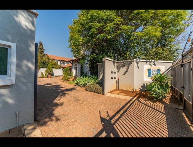 3 BEDROOM PROPERTY TO RENT IN MENLO PARK